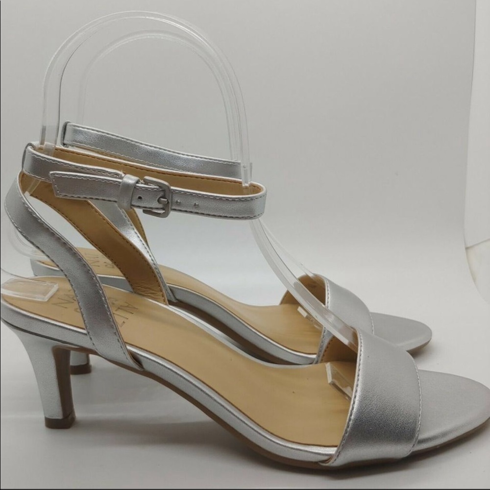 NWT Naturalizer Silver Ankle Strap Sandal